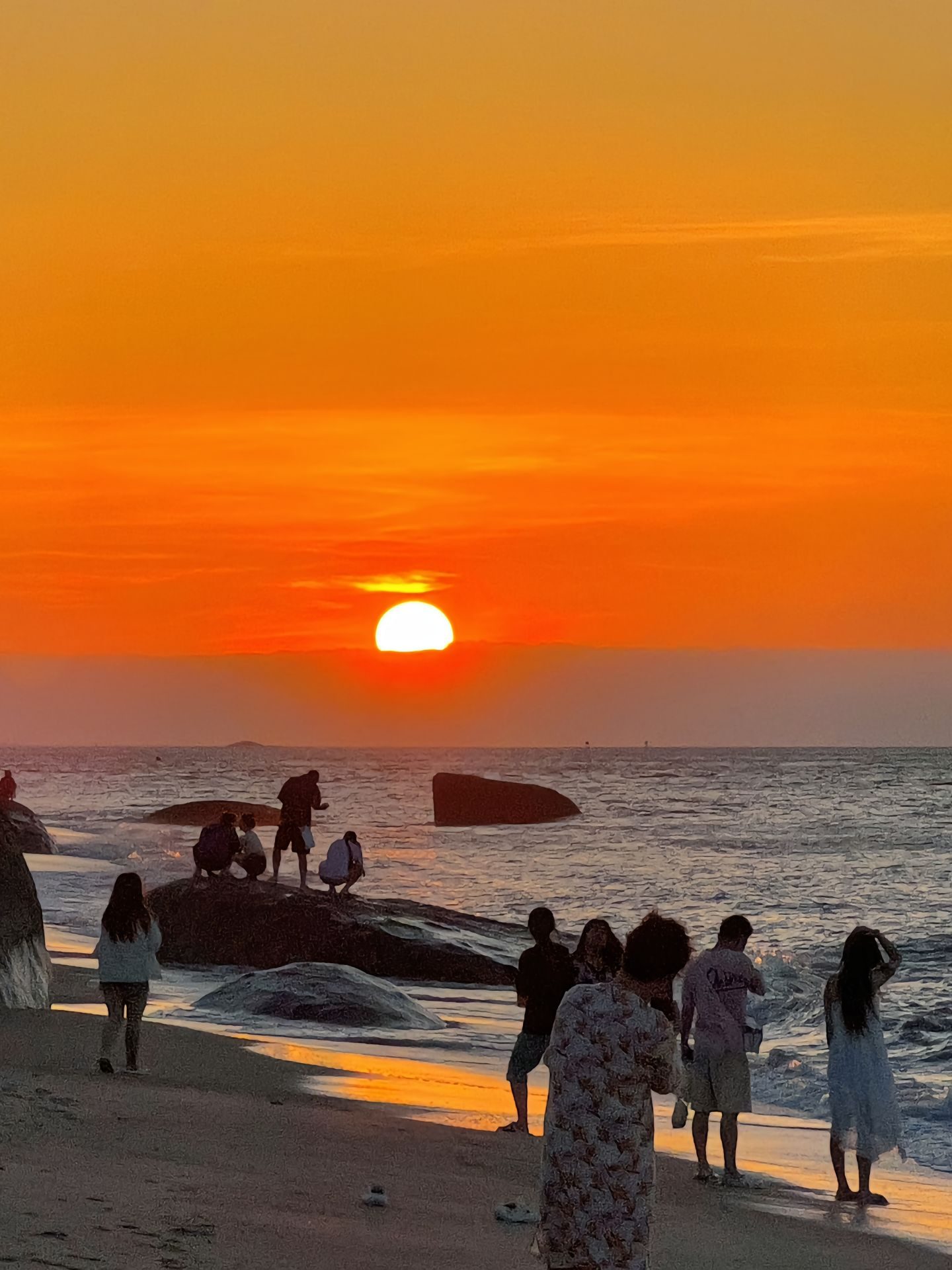 Sun setting over the sea off the Xiamen coast